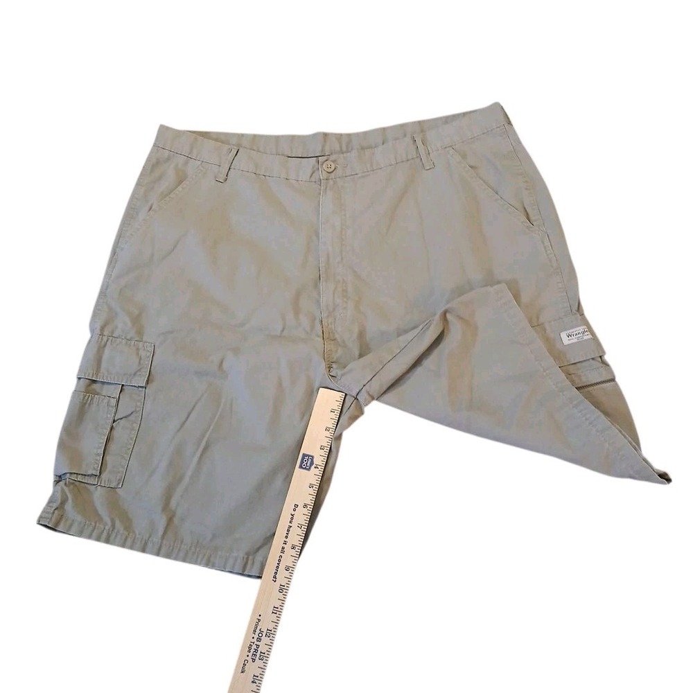 Dockers Wrangler Lot of 2 Pairs Men's Gray Khaki Shorts Sz W42 & 42 Cotton READ - Picture 16 of 16